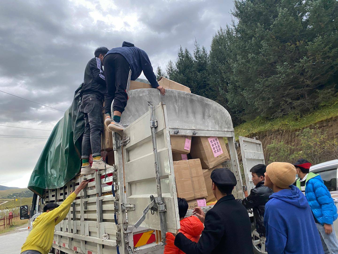 珠海宇璟商贸流通有限公司公益回顾丨家国同欢月同圆 温暖满载甘孜州(图5)